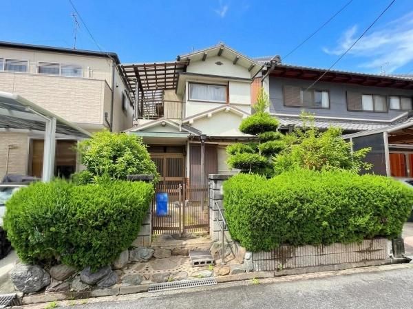 5DK House for Sale Near Takadashi Station in Yamatokoriyama, Nara - Thumbnail 2