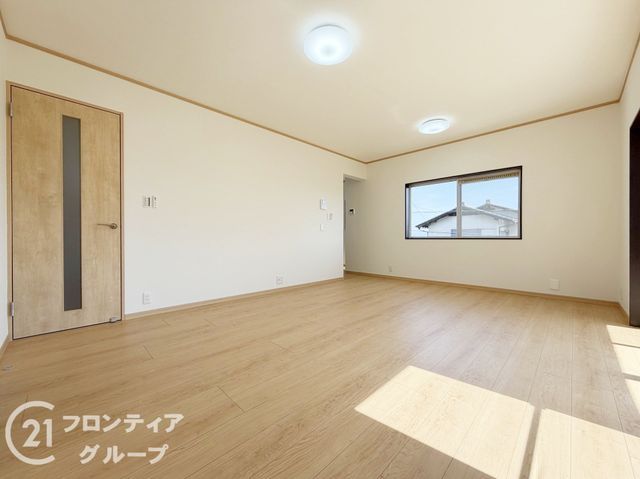 Renovated 4LDK House in Oji Town, Nara - 102.49 sqm - Thumbnail 3