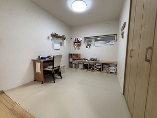 Modern 4LDK House for Sale in Kashiba, Nara - Thumbnail 3