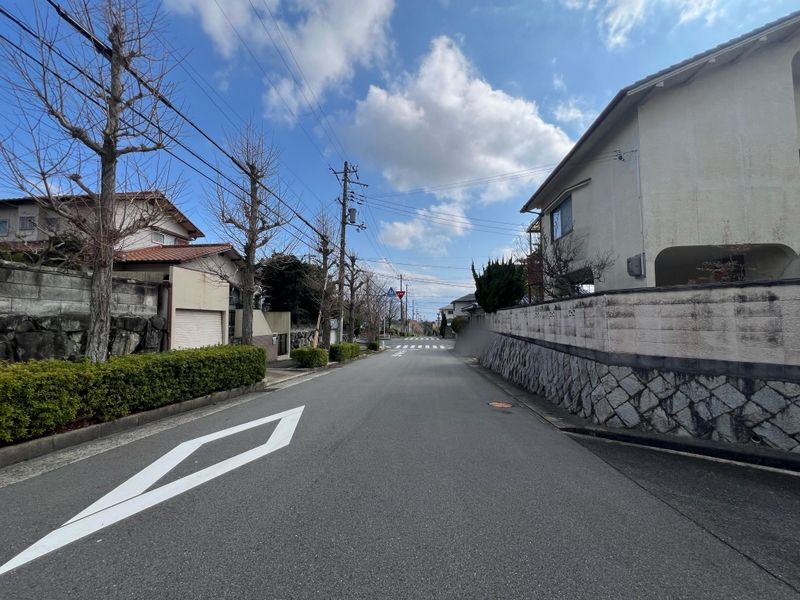 6LDK House for Sale in Kobe's Kita Ward with 223m² Land - Thumbnail 2