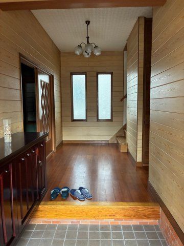 Renovated 7DK House in Wakayama City with Parking - Thumbnail 2