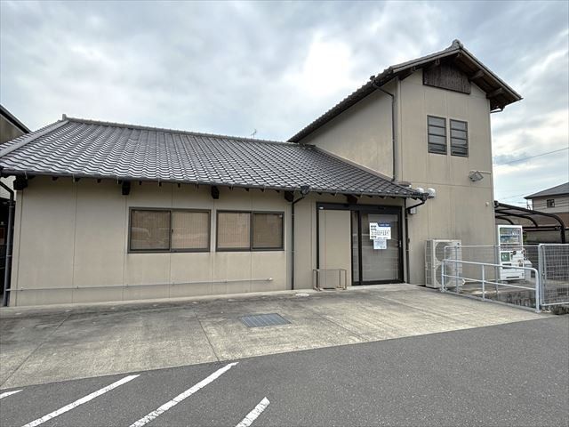 6DK House for Sale in Yokkaichi with Large Garden - Thumbnail 2