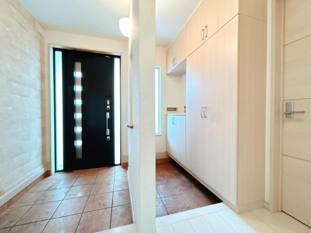 5LDK Detached House for Sale in Kushiro, Hokkaido - Thumbnail 2