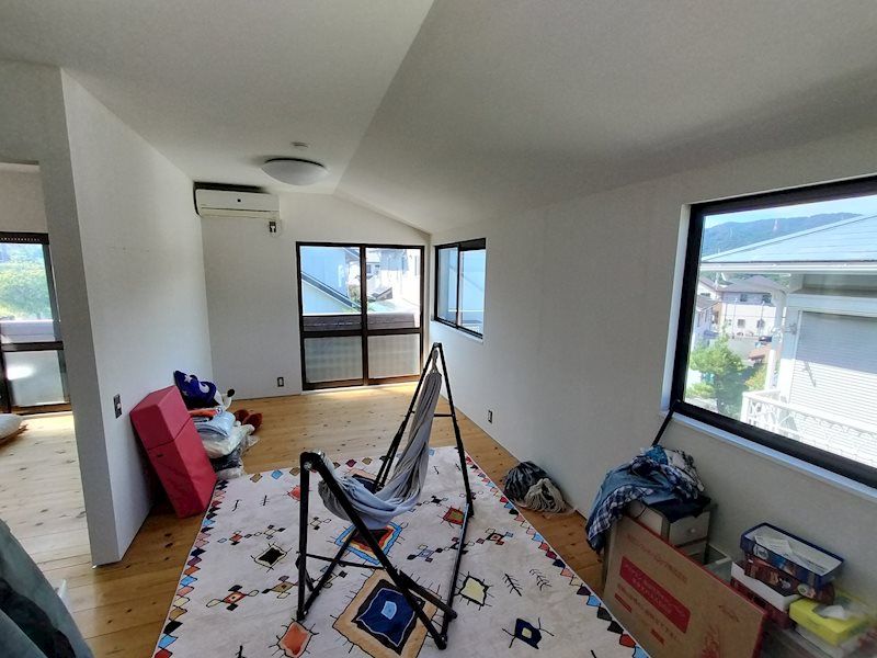 Renovated 2LDK House with Solar Panels in Ibaraki, Osaka - Thumbnail 4