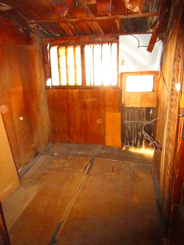 1929 Single-Story House for Renovation in Osaka Taisho Ward - Thumbnail 4