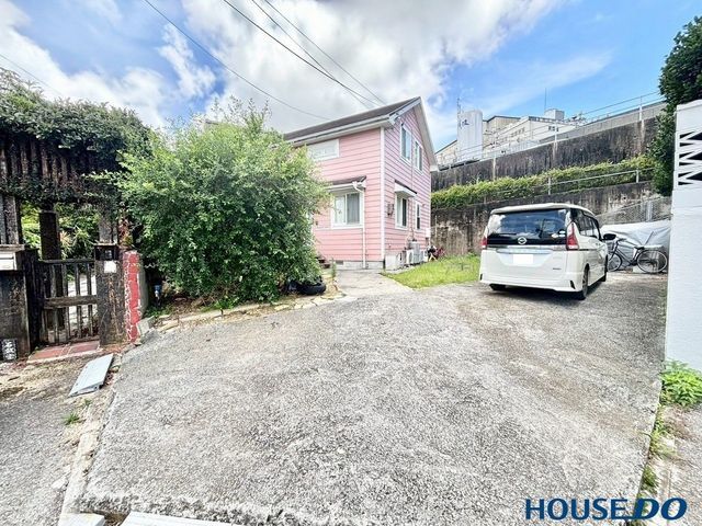 Spacious 3LDK House with Large Garden in Yomitan, Okinawa - Thumbnail 2