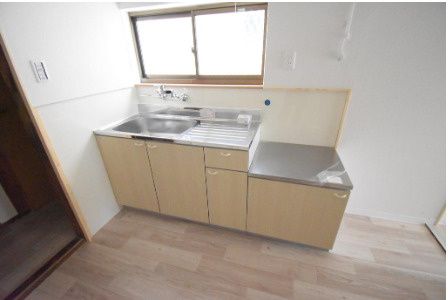 Renovated 3DK Terrace House for Sale in Daito City, Osaka - Thumbnail 2