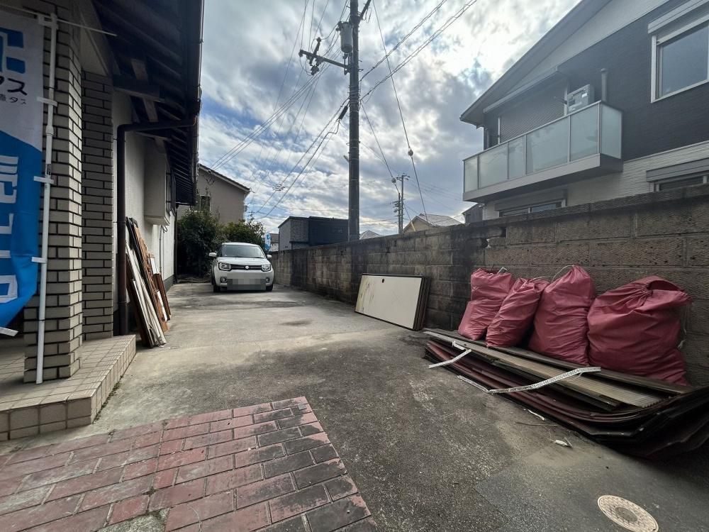 Renovated 5SLDK House with Large Garden near Aboshi Station, Himeji - Thumbnail 2