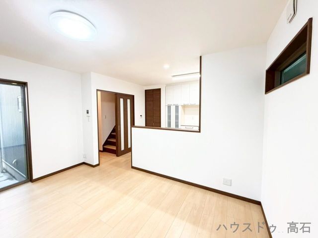 Renovated 3LDK House in Takaishi, Osaka | Near Tomi Station - Thumbnail 4
