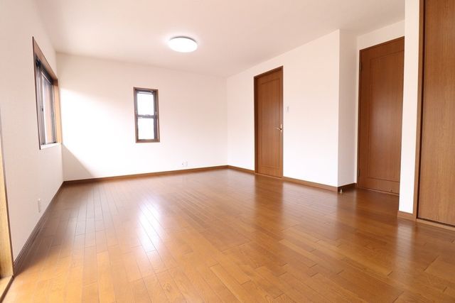 Renovated 3SLDK House Near Kasumigaura Station in Yokkaichi - Thumbnail 3