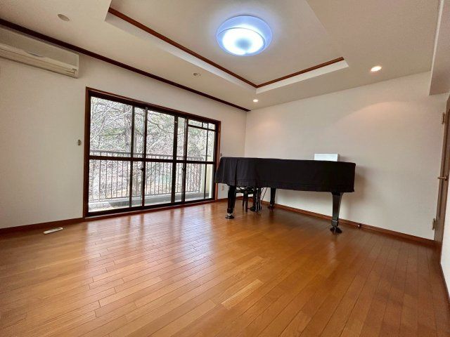 3LDK Reinforced Concrete House for Sale in Kobe's Sumiyoshi Yamate - Thumbnail 4
