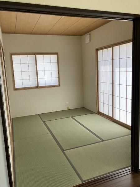 Modern 4LDK House for Sale in Kaizuka, Osaka - Built 2022 - Thumbnail 2