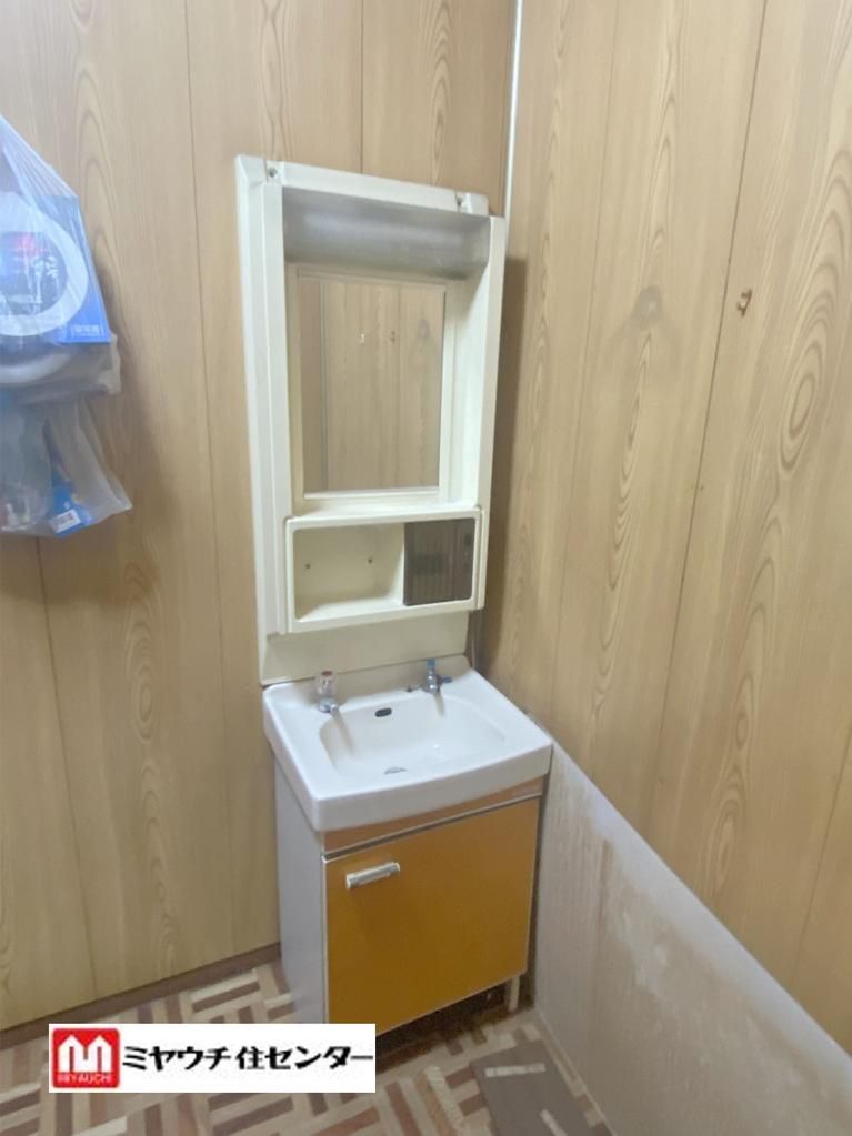 5-Bedroom Detached House for Sale in Fujiidera, Osaka - Thumbnail 4