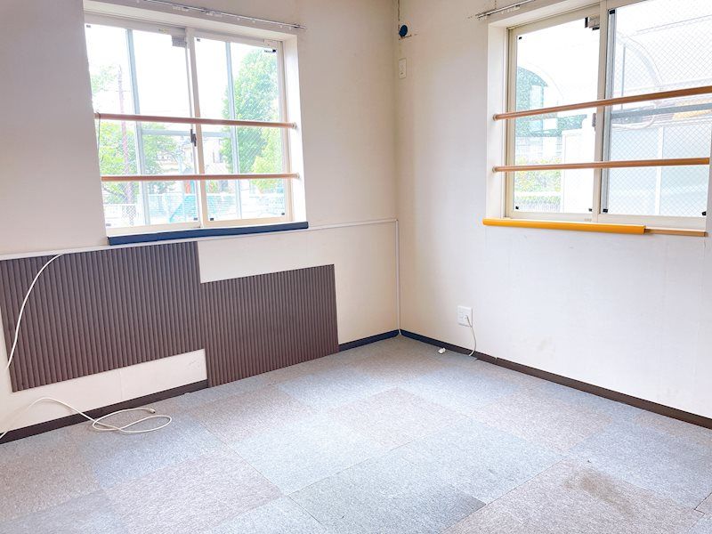 Former Group Home for Sale in Katano City, Osaka - 9SLDK House - Thumbnail 4