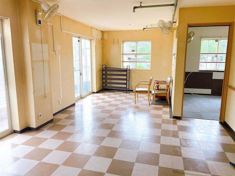 Former Group Home for Sale in Katano City, Osaka - 9SLDK House - Thumbnail 3
