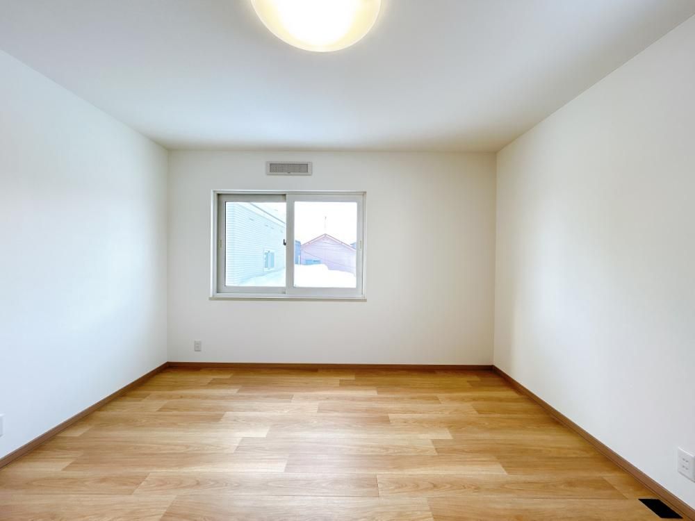 Renovated 4LDK House in Kitahiroshima, Hokkaido with 2 Car Parking - Thumbnail 4