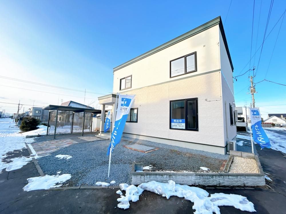 Renovated 4LDK Corner Lot House for Sale in Asahikawa, Hokkaido - Thumbnail 2
