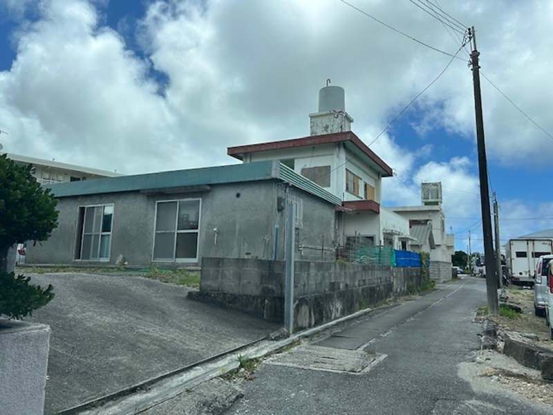 2DK House for Sale in Tomigusuku, Okinawa - 49.6 sqm - Thumbnail 2