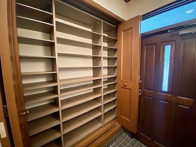 5LDK Detached House for Sale in Nishinomiya, Hyogo - Thumbnail 2