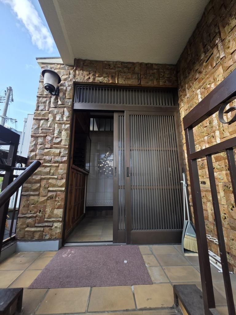 8LDK Multi-Generational House for Sale in Moriguchi, Osaka - Thumbnail 2