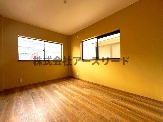 Renovated 4LDK House for Sale in Higashiyodogawa-ku, Osaka - Thumbnail 4
