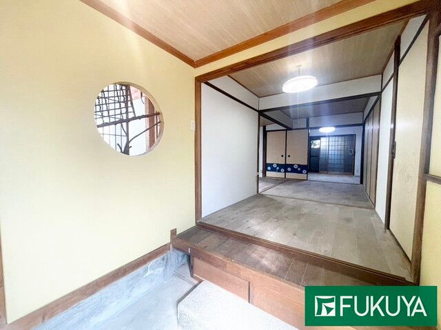 Renovated 1923 Terrace House Near Himejima Station, Osaka - Thumbnail 2