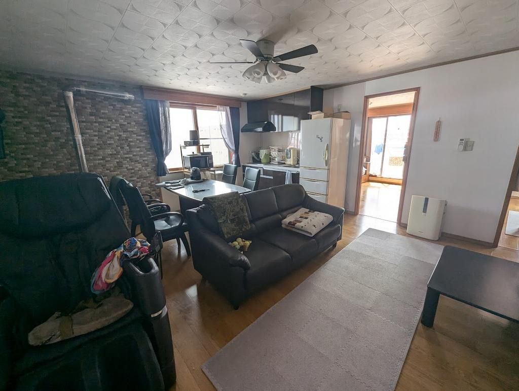 Renovated 5SLDK House for Sale in Higashi-ku, Sapporo - Thumbnail 2