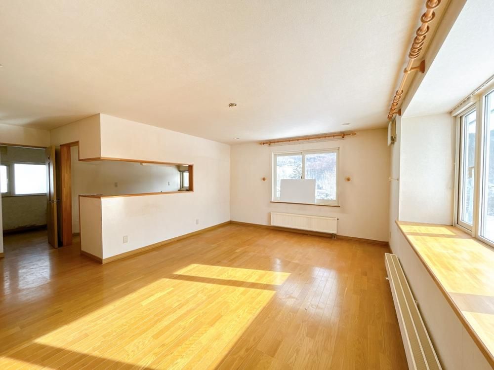 Renovated 3LDK House Near Mount Racey Ski Resort in Yubari, Hokkaido - Thumbnail 4