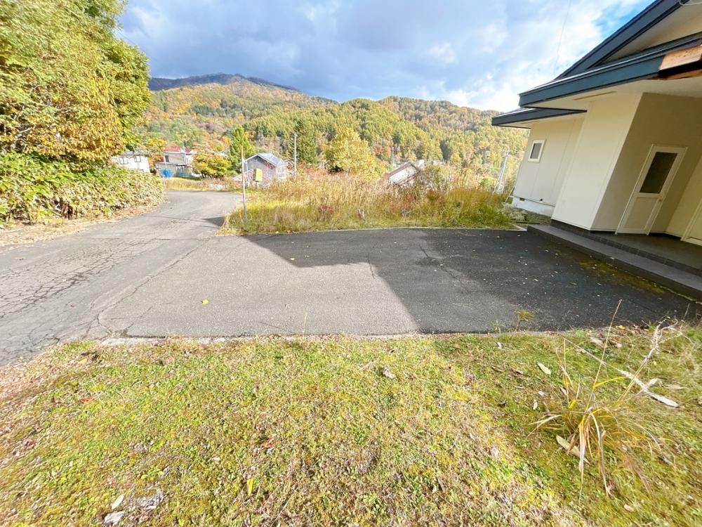 Renovated 3LDK House Near Mount Racey Ski Resort in Yubari, Hokkaido - Thumbnail 2