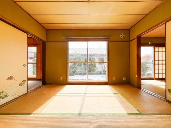7DK House for Sale in Toyono, Osaka with Multi-Gen Potential - Thumbnail 2