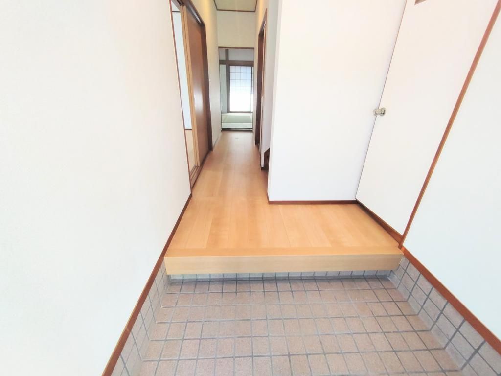 Renovated 4LDK House in Fukui City with Parking | Akiya - Image 1