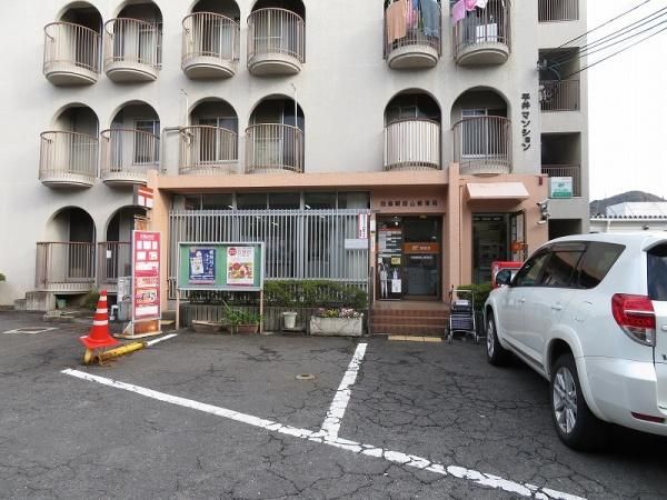 5LDK Detached House with Large Garden in Shijonawate, Osaka - Image 1