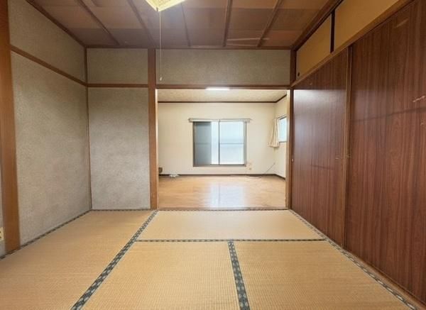 6LDK Detached House for Sale in Kashiwara, Osaka - 595万円 - Thumbnail 2