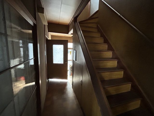 Spacious 7DK House for Sale in Hita, Oita with Parking - Thumbnail 4