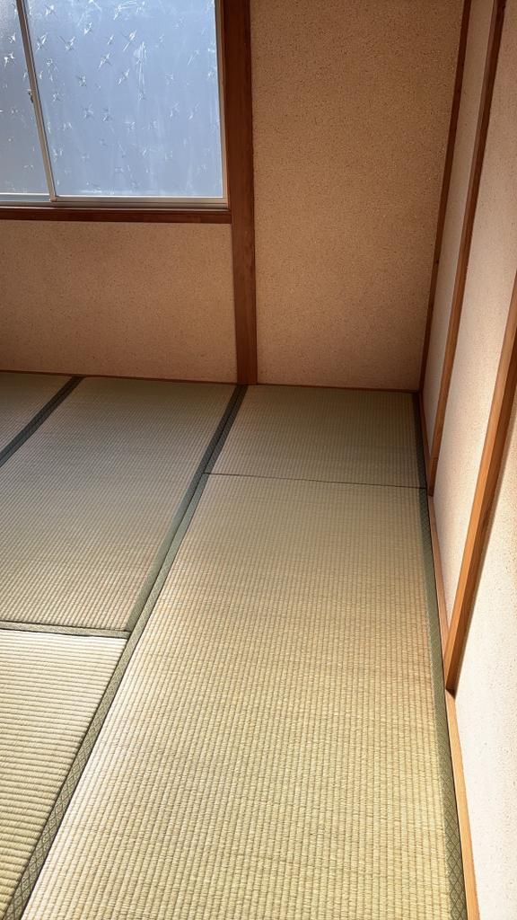 Compact 3K House for Sale in Osaka's Konohana Ward - Thumbnail 2