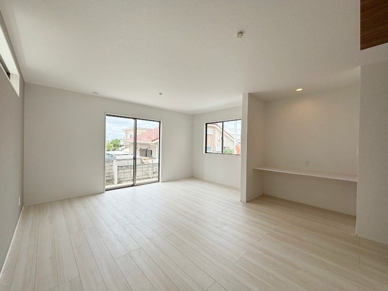 3LDK Newly Built House in Ginowan, Okinawa for Sale - Thumbnail 2