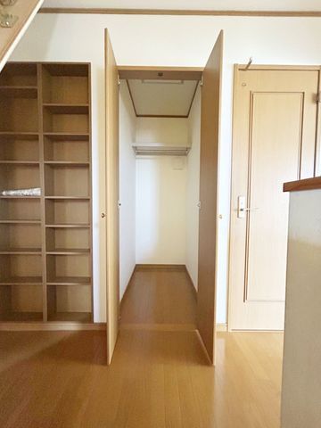 4LDK House in Kobe's Nada Ward with 2 Car Parks & Recent Renovations - Image 1