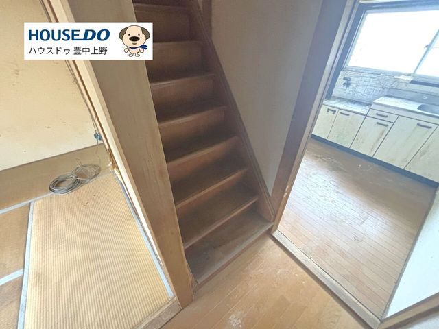 3DK Used Townhouse for Sale in Toyonaka, Osaka - Thumbnail 3