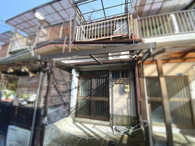 Terraced House for Sale in Neyagawa City, Osaka - 3K Layout - Thumbnail 2