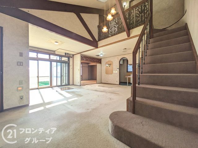 6SLDK Family Home in Kobe Chuo Ward with Recent Renovations - Thumbnail 3