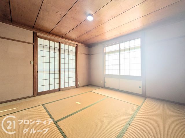 6SLDK Family Home in Kobe Chuo Ward with Recent Renovations - Thumbnail 2