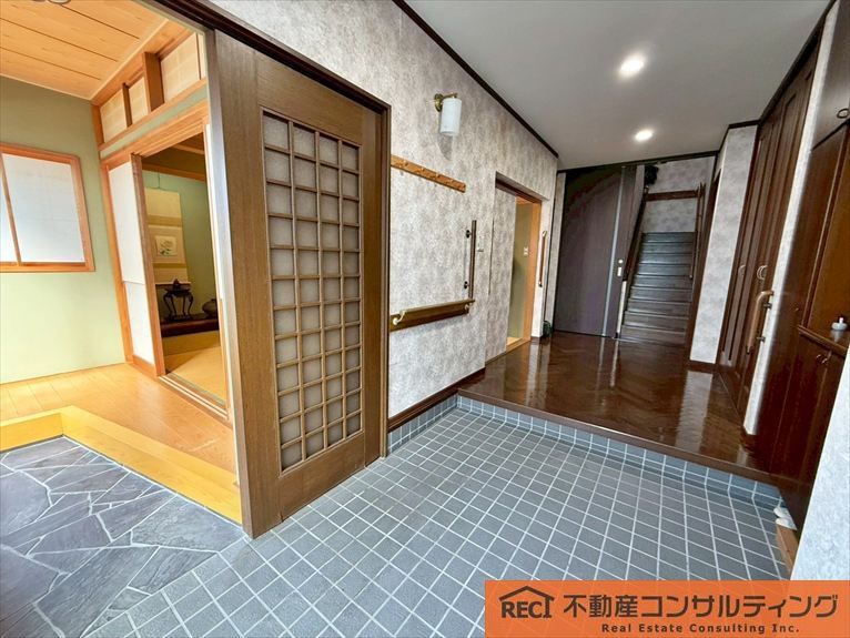 3LDK Detached House with Home Elevator near Susaki Station, Nishinomiya - Thumbnail 4