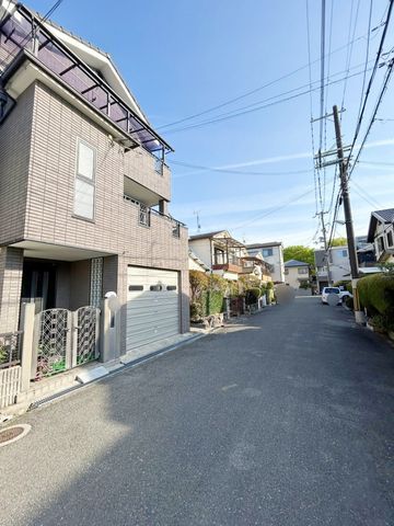 5LDK Steel Frame House for Sale in Neyagawa, Osaka - Thumbnail 3
