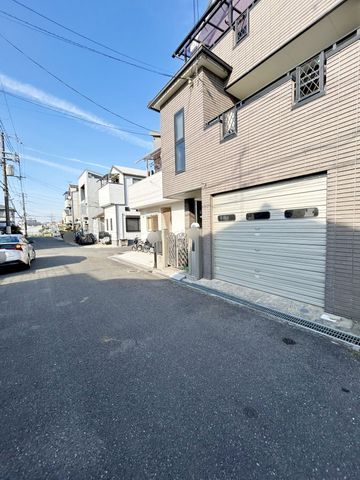 5LDK Steel Frame House for Sale in Neyagawa, Osaka - Thumbnail 2