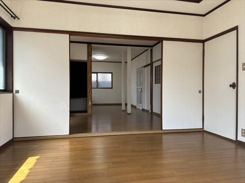 4LDK Detached House for Sale in Sakai, Osaka - 15 min from Otorii Station - Thumbnail 2