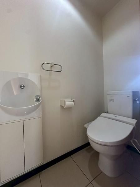 Office-Attached House for Sale in Moriguchi, Osaka - Thumbnail 2