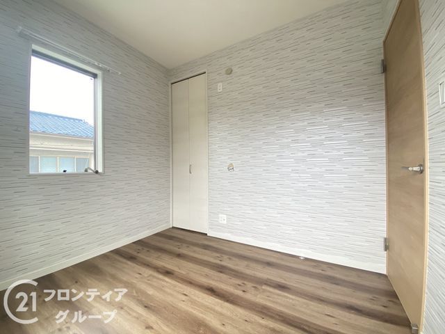 Modern 4LDK Detached House for Sale in Hirakata, Osaka - Thumbnail 4