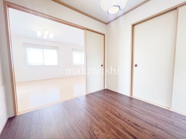 4LDK Detached House Near Izumigaoka Station, Sakai, Osaka - Thumbnail 3