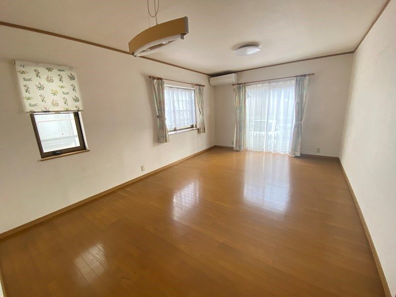 4SLDK Detached House for Sale in Tsu City, Mie Prefecture - Thumbnail 2
