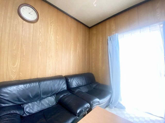 Traditional 5DK House for Sale in Hofu, Yamaguchi - Thumbnail 2